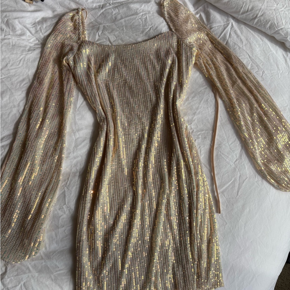 Elegant Gold Sequin Dress - Picture 1 of 1
